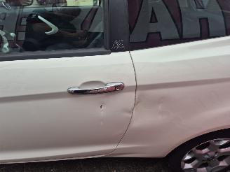 Ford Ka 1.2 titanium x start/stop picture 6