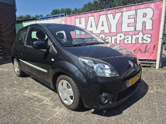 skadebil auto Renault Twingo 1.5 dci dynamic 2011/7
