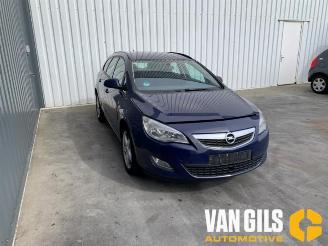 Opel Astra Astra J Sports Tourer (PD8/PE8/PF8), Combi, 2010 / 2015 1.4 16V ecoFLEX picture 2