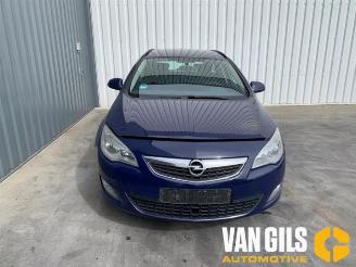 Vrakbiler auto Opel Astra Astra J Sports Tourer (PD8/PE8/PF8), Combi, 2010 / 2015 1.4 16V ecoFLEX 2012/1