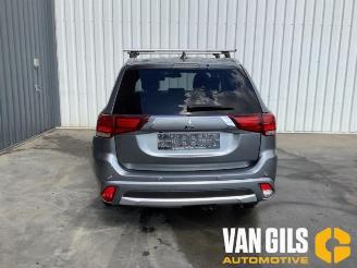 Coche siniestrado Mitsubishi Outlander Outlander (GF/GG), SUV, 2012 / 2022 2.0 16V PHEV 4x4 2016/12