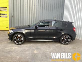 Coche siniestrado BMW 1-serie 1 serie (E87/87N), Hatchback 5-drs, 2003 / 2012 118i 16V 2007/9