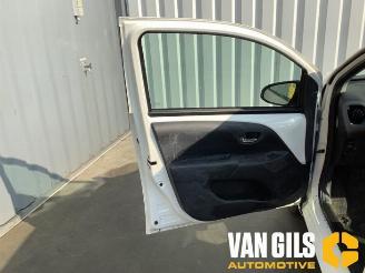 Peugeot 108 108, Hatchback, 2014 1.0 12V VVT-i picture 14