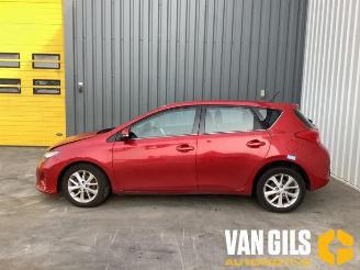 Vrakbiler auto Toyota Auris  2015/10