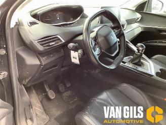 Peugeot 5008 5008 II (M4/MC/MJ/MR), MPV, 2016 / 2024 1.2 12V e-THP PureTech 130 picture 17