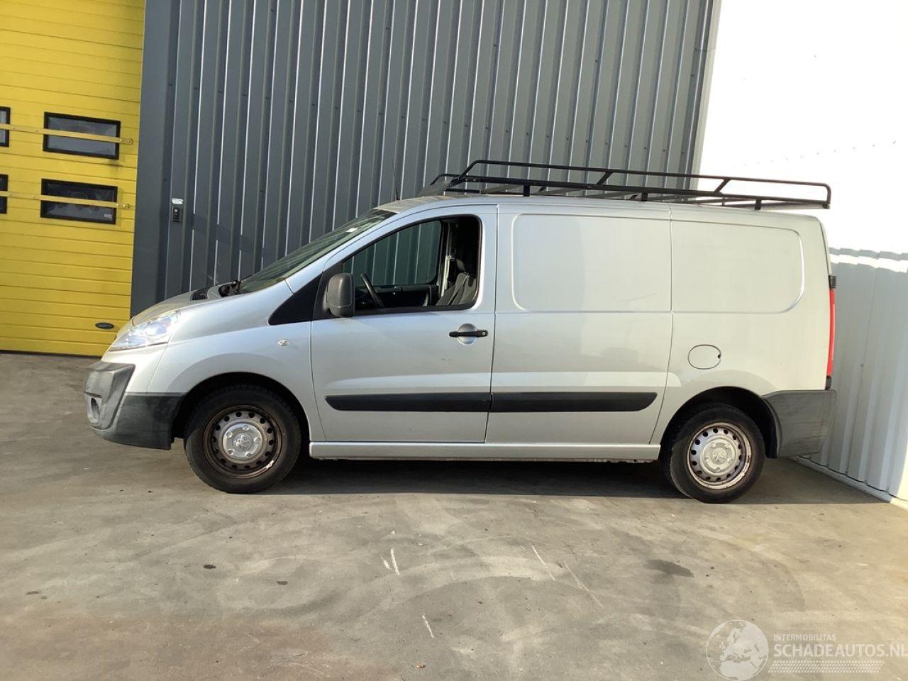 Peugeot Expert Zeer nette auto, start en loopt op 3 cilinders.