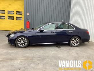 Coche siniestrado Mercedes E-klasse E (W213), Sedan, 2016 / 2023 E-200 2.0 Turbo 16V 2016/8