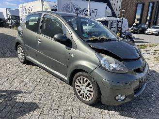 damaged passenger cars Toyota Aygo  2009/11