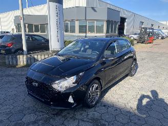 damaged passenger cars Hyundai I-20 1.0 T-GDI Comfort AUTOMAAT 2021/11
