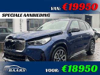 krockskadad bil auto BMW iX1 xDrive30 306PK Launch Edition 67 kWh 2024/1