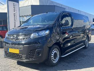 krockskadad bil bedrijf Opel Vivaro-e 50kWh L2H1 Innovation 648KM!!!! 2022/10