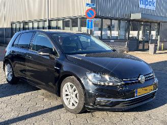 Schadeauto Volkswagen Golf 1.5 TSI Comfortline Business 2019/11