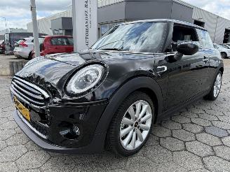 Schadeauto Mini Cooper AUTM!! 1.5 Cooper Pepper 2020/1
