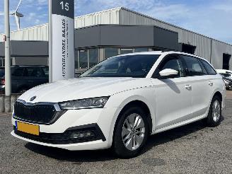 Schadeauto Skoda Octavia Combi 1.0 TSI Ambition 2022/9