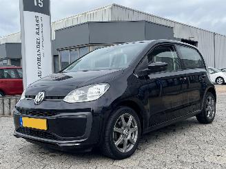 Schadeauto Volkswagen Up! 1.0 BMT move up! 2018/8
