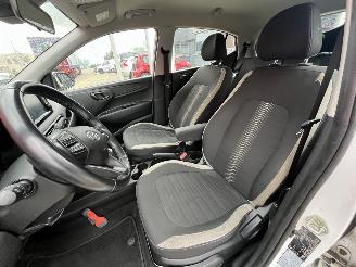 Hyundai I-10 1.0 Comfort 5-zits picture 17