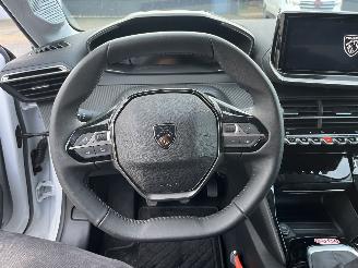 Peugeot 208 1.2 PureTech 100 Allure picture 16