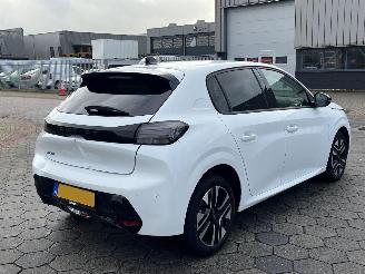 Peugeot 208 1.2 PureTech 100 Allure picture 4