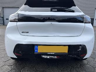 Peugeot 208 1.2 PureTech 100 Allure picture 8