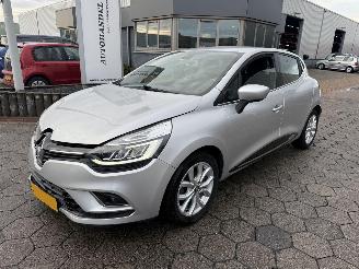 krockskadad bil auto Renault Clio 0.9 TCe Intens 2018/4