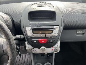 Peugeot 107 1.0-12V XS picture 16