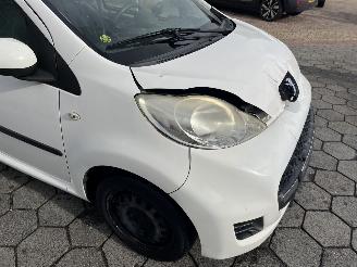 Peugeot 107 1.0-12V XS picture 10