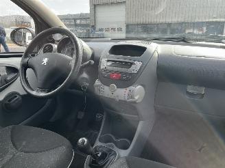 Peugeot 107 1.0-12V XS picture 12