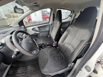 Peugeot 107 1.0-12V XS picture 14