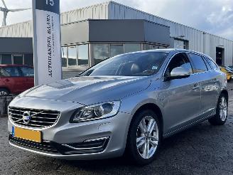 škoda osobní automobily Volvo V-60 2.4 D6 AWD Plug-In Hybrid Summum 2013/1