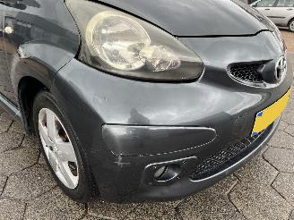 Toyota Aygo 1.0-12V + picture 10