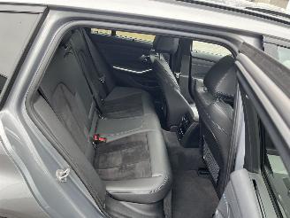 BMW 3-serie Touring 330e xDrive picture 13