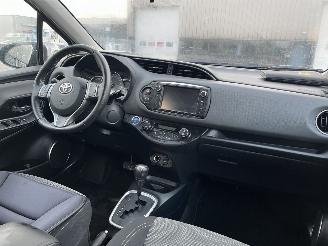 Toyota Yaris 1.5 Hybrid Trend Bi-Tone picture 14