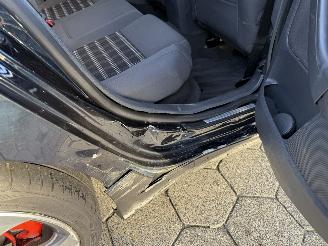 Volkswagen Golf 2.0 TFSI GTI picture 12