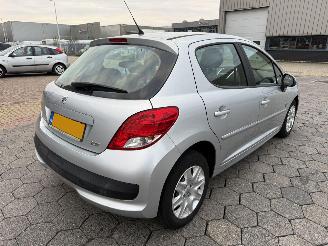 Peugeot 207 1.4 VTi Urban Move picture 9