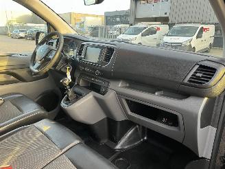 Peugeot Expert 227S 2.0 BlueHDI 150 Premium Pack picture 12