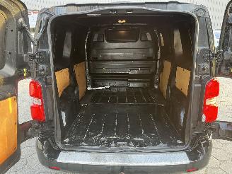 Peugeot Expert 227S 2.0 BlueHDI 150 Premium Pack picture 8