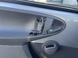 Peugeot 107 1.0-12V Urban Move picture 19