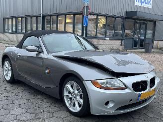 Damaged car BMW Z4 Roadster 2.2i 2004/6