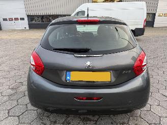 Peugeot 208 1.4 VTi Active picture 5