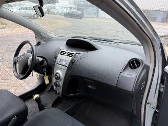 Toyota Yaris 1.0 VVTi Terra picture 15