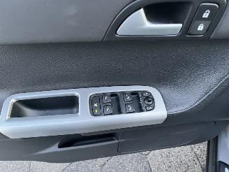 Volvo V-50 2.4i Summum picture 13