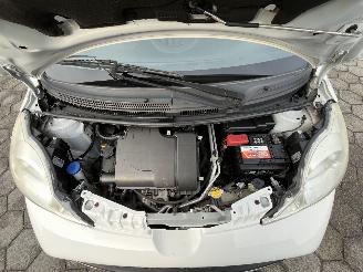 Peugeot 107 1.0-12V XS picture 7