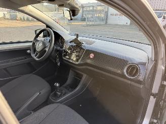 Volkswagen Up! 1.0 picture 16
