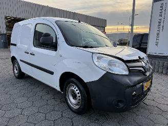 krockskadad bil bedrijf Renault Kangoo 1.5 Blue dCi 80 Comfort 2020/8