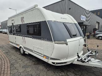 krockskadad bil caravan Hobby  De Luxe 2019/11
