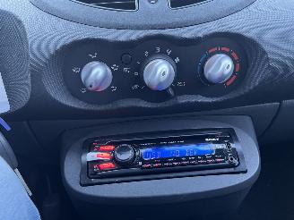 Renault Twingo 1.2 16V Authentique picture 17