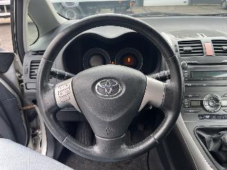 Toyota Auris 1.4-16V picture 13