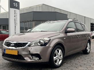  Kia Cee d 1.4 CVVT X-ecutive 2010/3