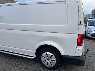 Volkswagen Transporter 2.0 TDI L2H1 28 Economy Business picture 8