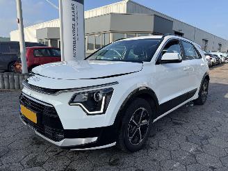 krockskadad bil auto Kia Niro 1.6 GDi Hybrid DynamicLine 2024/7